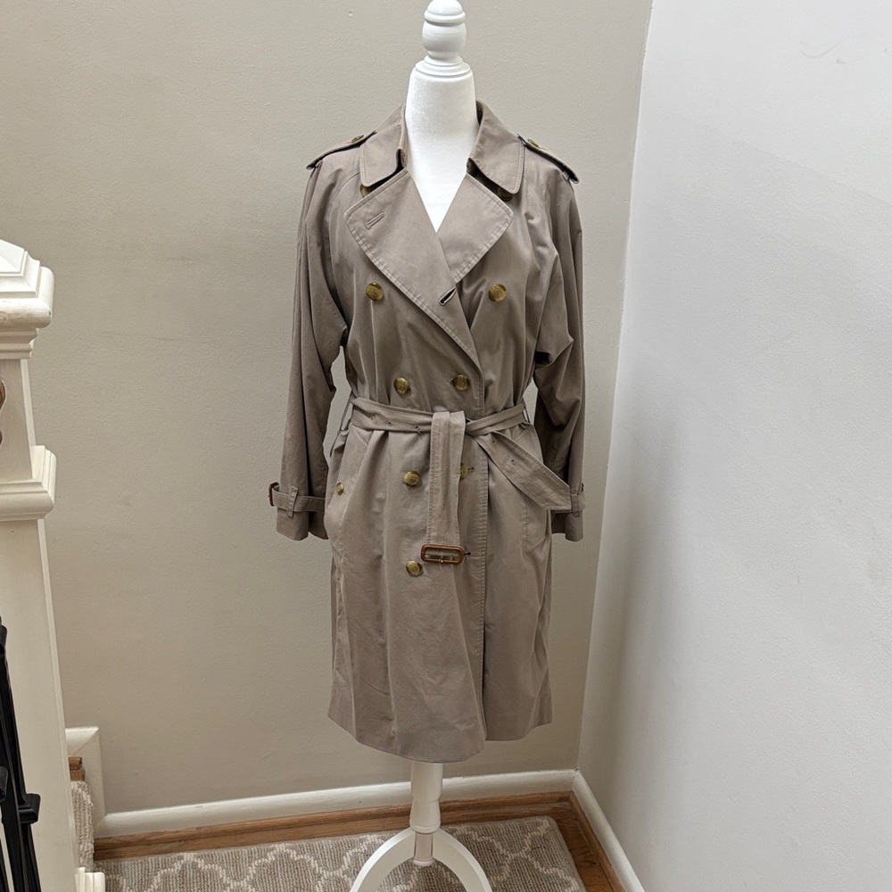 BURBERRYS Vintage Classic Tan Trench Coat- 8 Long